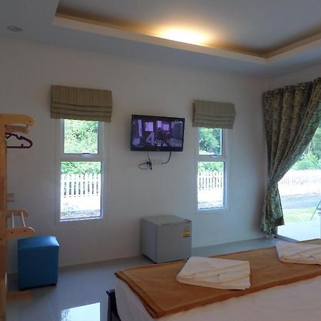 Lanta Triple Novel Hotel Ko Lanta Buitenkant foto