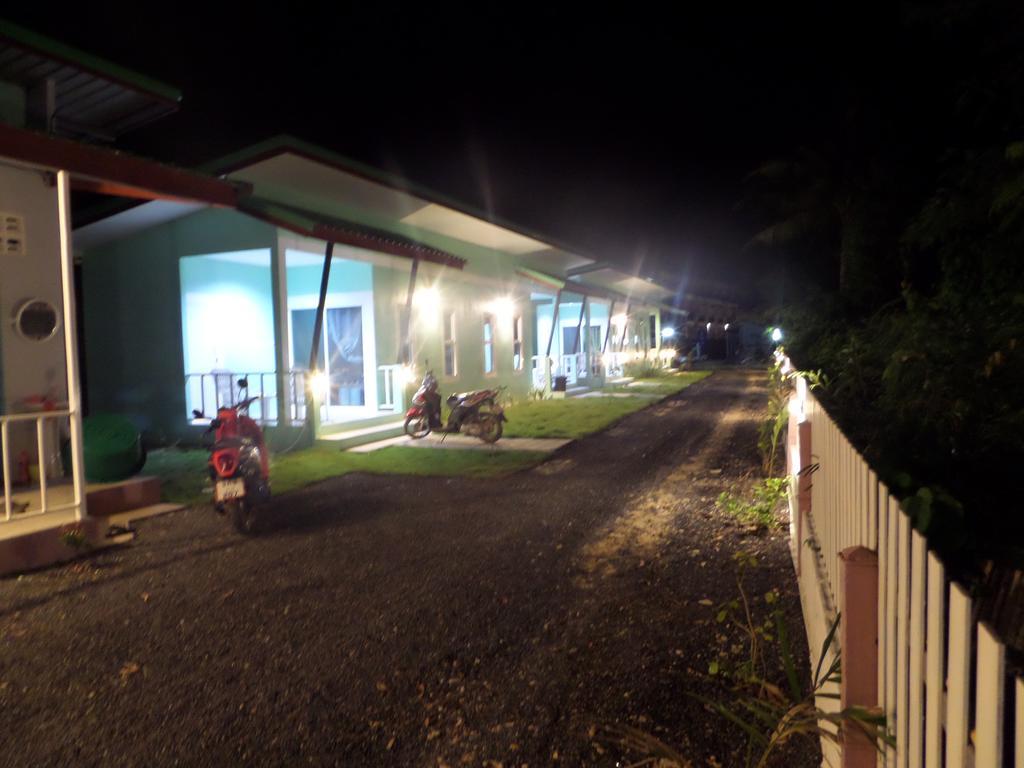 Lanta Triple Novel Hotel Ko Lanta Buitenkant foto