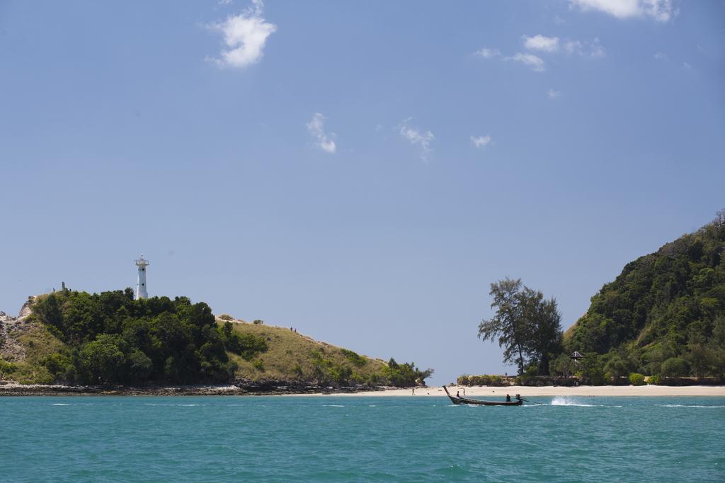 Lanta Triple Novel Hotel Ko Lanta Buitenkant foto